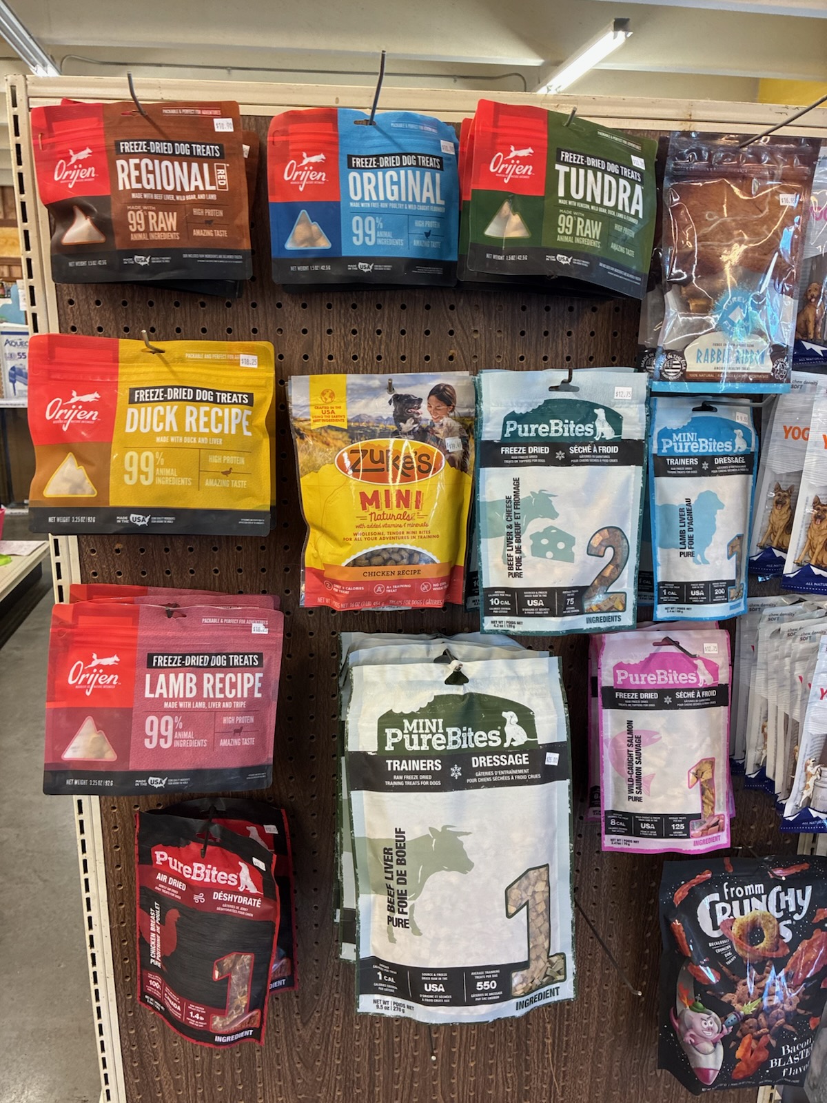 Pet supplies for birds and exotic pets
